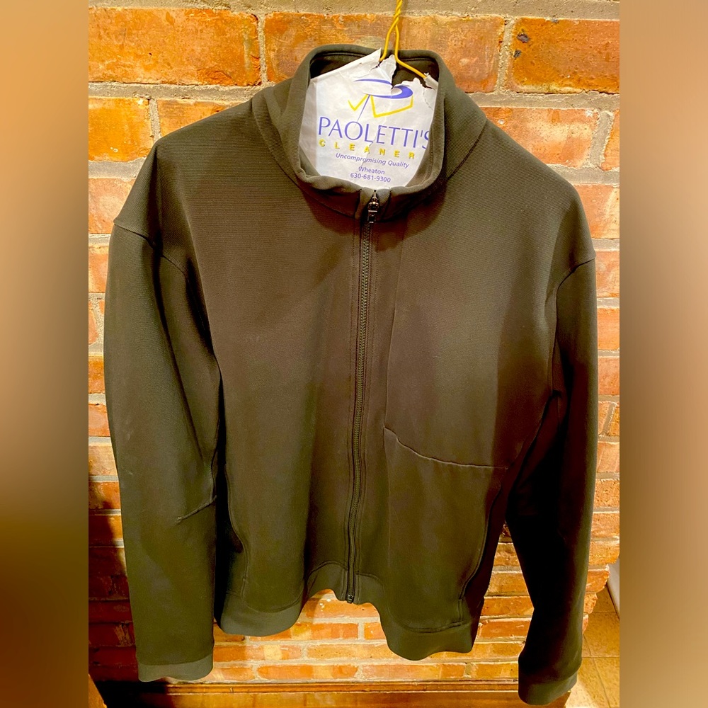 Lululemon sojourn jacket